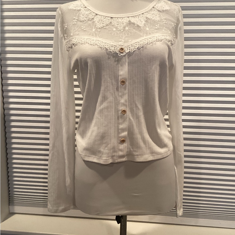 Ginger G Cream Buttoned Lace Blouse